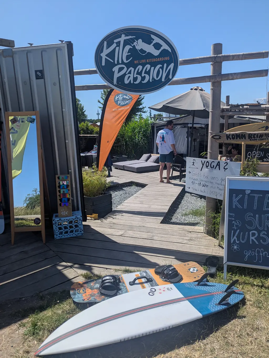 Kitecamp Fehmarn – Unterkunft direkt bei Surfschule Kite Passion